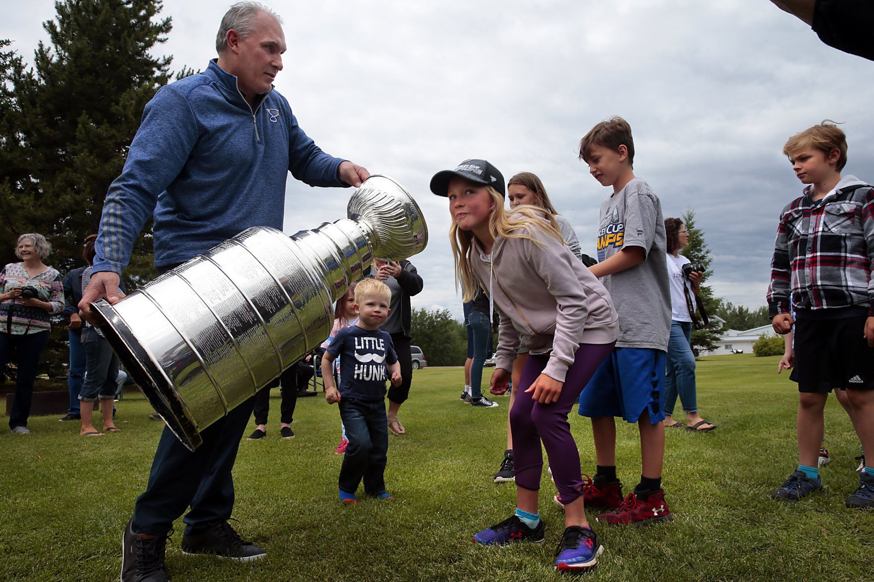 The road to Calahoo welcomes the Stanley Cup